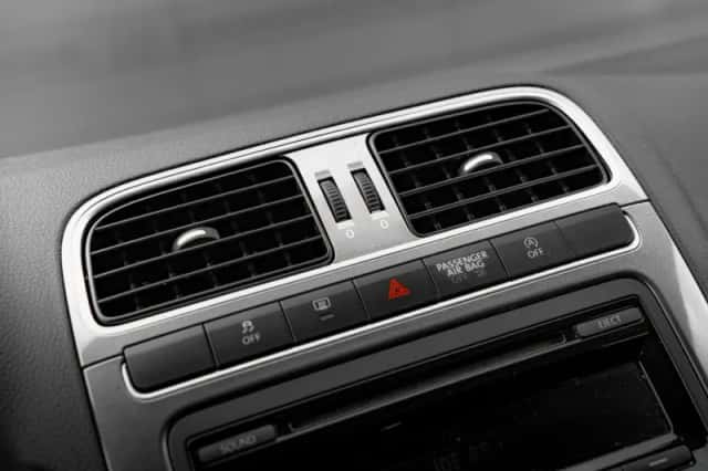 Volkswagen Polo (2013) thumbnail 20