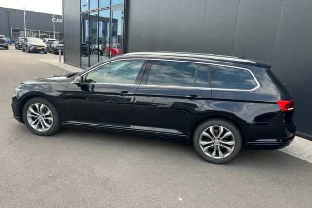 Volkswagen Passat (2020) thumbnail 2