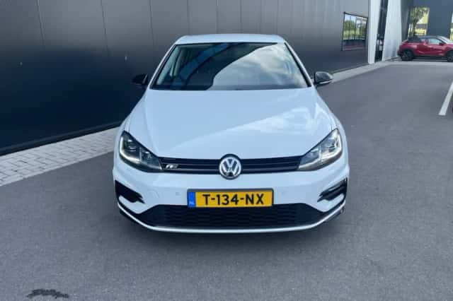 Volkswagen Golf (2019) thumbnail 2