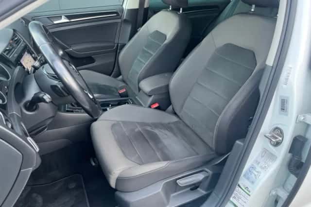 Volkswagen Golf (2019) thumbnail 5