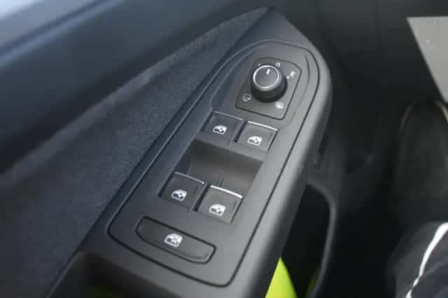 Volkswagen Golf (2026) thumbnail 12