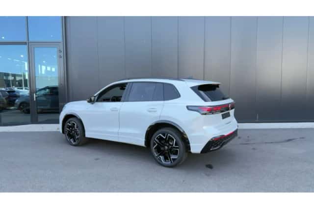 Volkswagen Tiguan (2026) thumbnail 2
