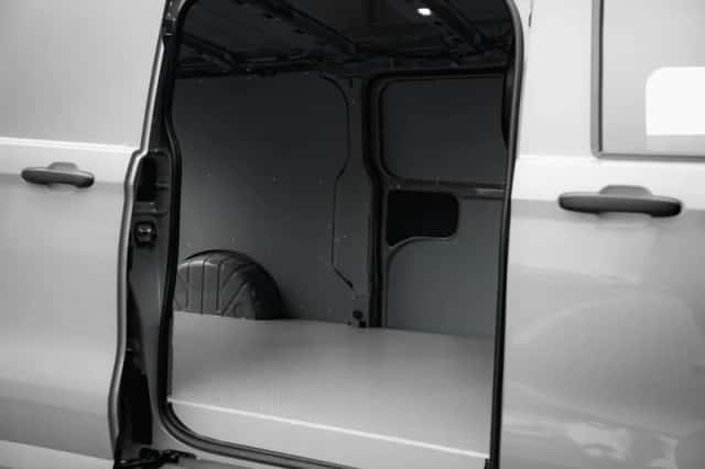Volkswagen E-Transporter (2025) thumbnail 10