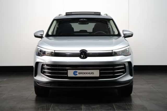 Volkswagen Tiguan (2025) thumbnail 2