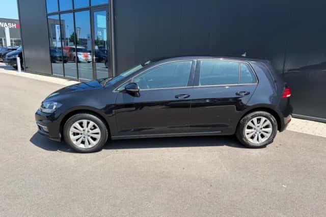 Volkswagen Golf (2018) thumbnail 2