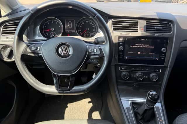Volkswagen Golf (2018) thumbnail 3