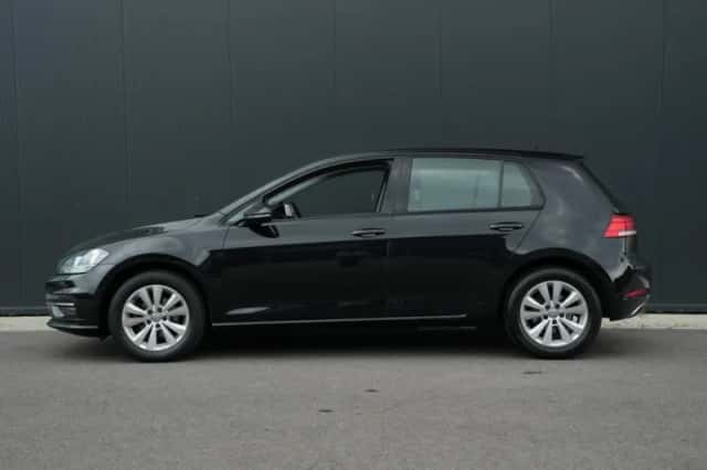 Volkswagen Golf (2018) thumbnail 3