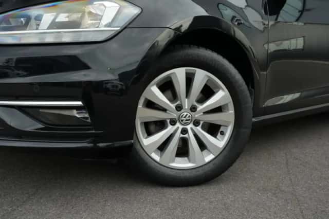 Volkswagen Golf (2018) thumbnail 6