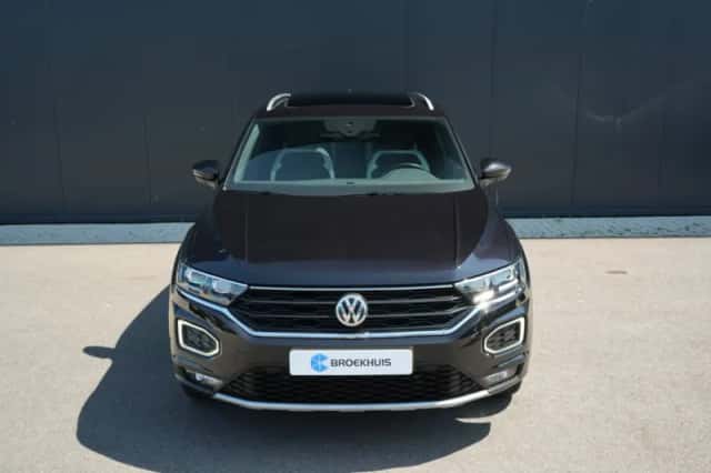 Volkswagen T-Roc (2018) thumbnail 2