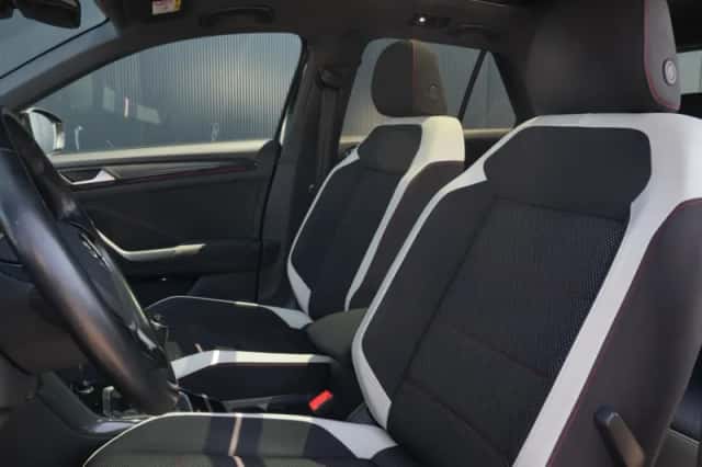 Volkswagen T-Roc (2018) thumbnail 5