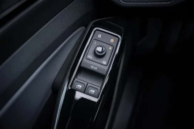 Volkswagen ID.4 (2026) thumbnail 5