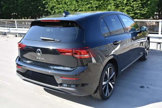 Volkswagen Golf (2026) thumbnail 4