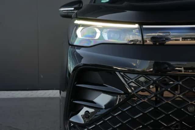 Volkswagen Tiguan (2025) thumbnail 3