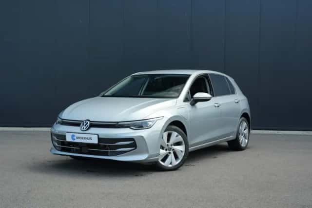 Volkswagen Golf (2025) thumbnail 1