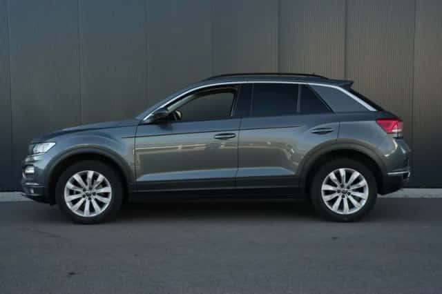 Volkswagen T-Roc (2021) thumbnail 3