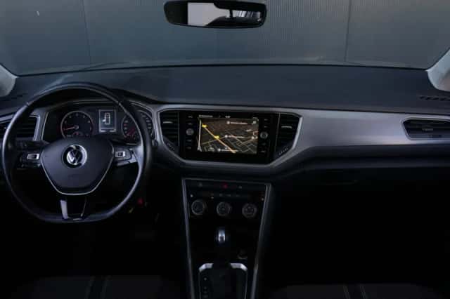 Volkswagen T-Roc (2021) thumbnail 4