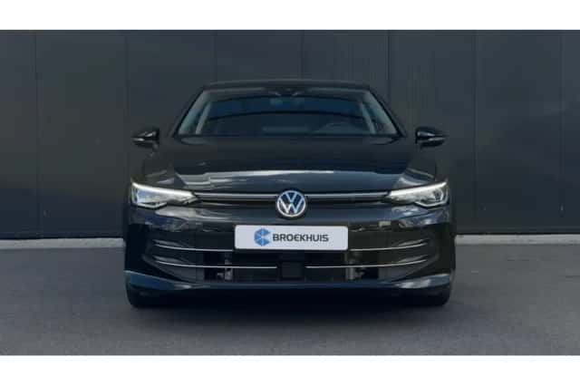 Volkswagen Golf (2025) thumbnail 2
