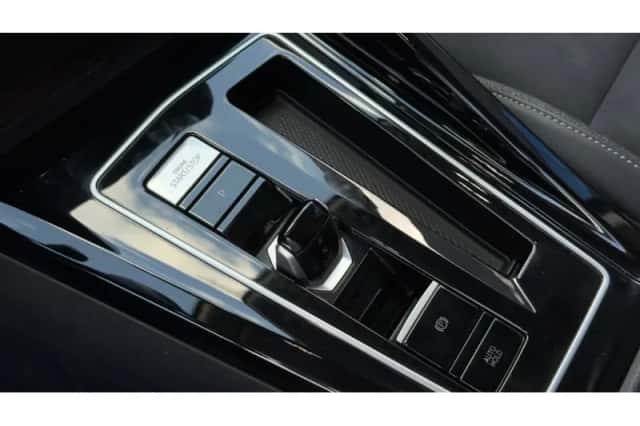 Volkswagen Golf (2025) thumbnail 6