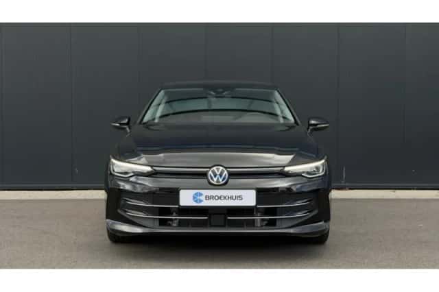 Volkswagen Golf (2025) thumbnail 2