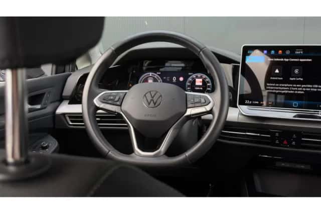 Volkswagen Golf (2025) thumbnail 6
