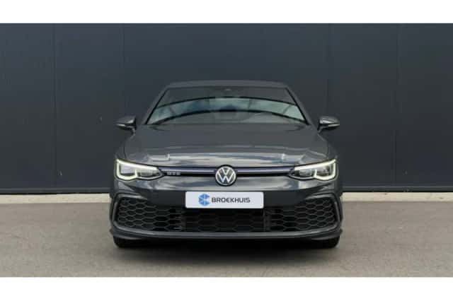 Volkswagen Golf (2022) thumbnail 2