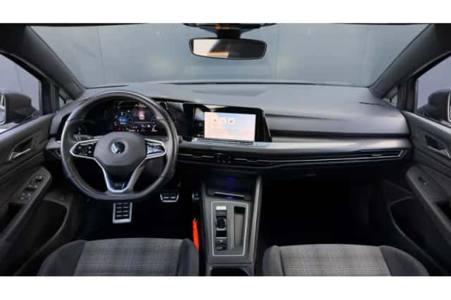 Volkswagen Golf (2022) thumbnail 5