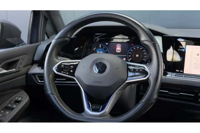 Volkswagen Golf (2022) thumbnail 6