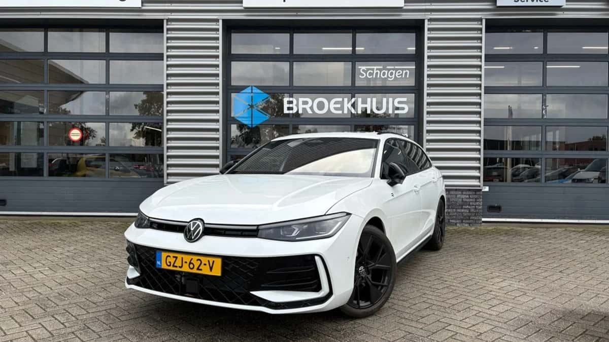 Volkswagen Passat (2025) — foto 1