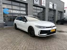 Volkswagen Passat (2025) thumbnail 2