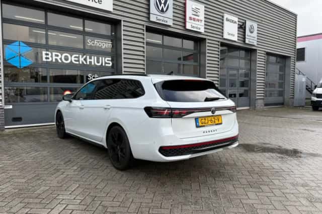 Volkswagen Passat (2025) thumbnail 13