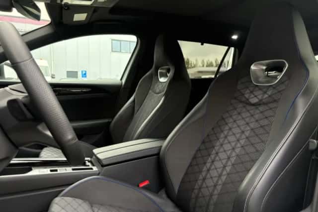 Volkswagen Passat (2025) thumbnail 16