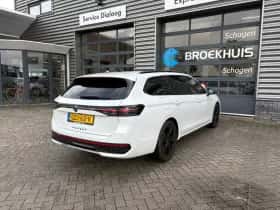 Volkswagen Passat (2025) thumbnail 3