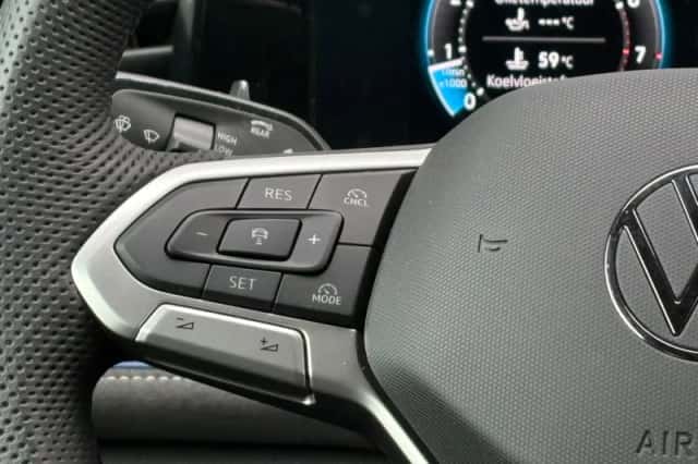 Volkswagen Passat (2025) thumbnail 21