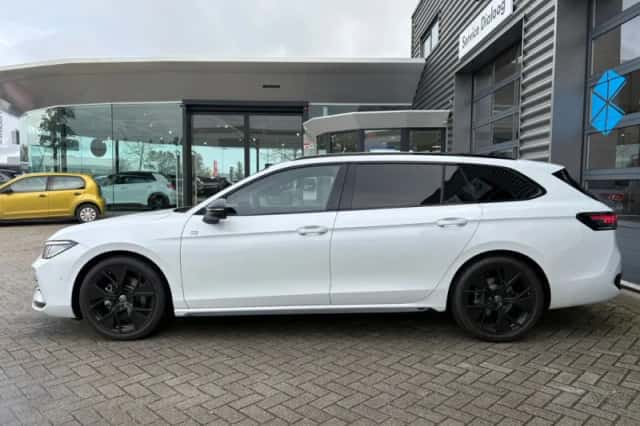 Volkswagen Passat (2025) thumbnail 7