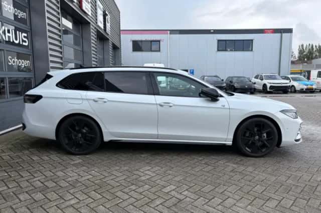 Volkswagen Passat (2025) thumbnail 9