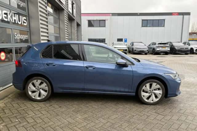Volkswagen Golf (2025) thumbnail 5
