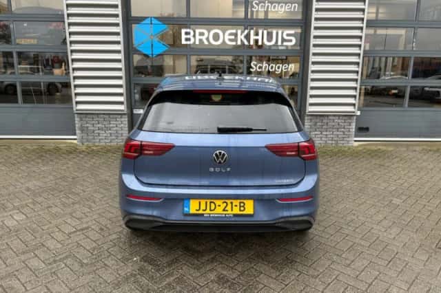 Volkswagen Golf (2025) thumbnail 9