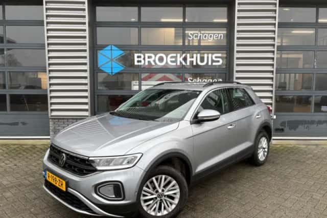 Volkswagen T-Roc (2023) thumbnail 1