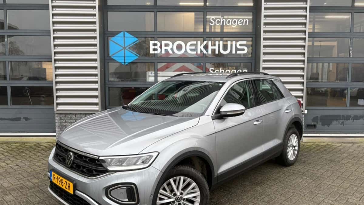 Volkswagen T-Roc (2023) — foto 1