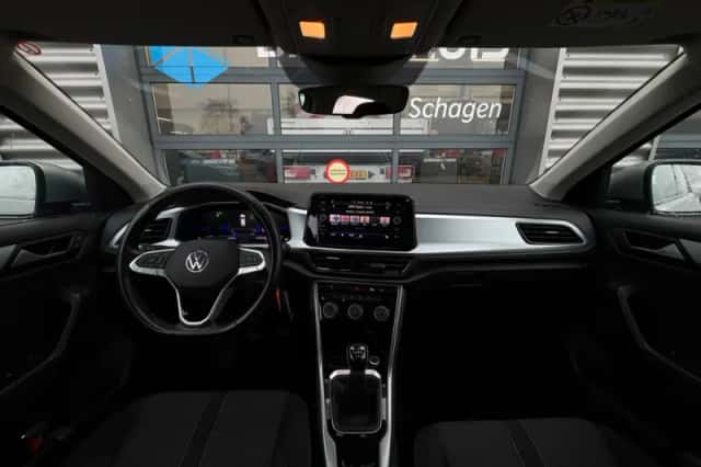 Volkswagen T-Roc (2023) thumbnail 11