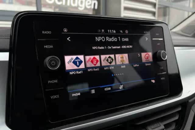Volkswagen T-Roc (2023) thumbnail 26
