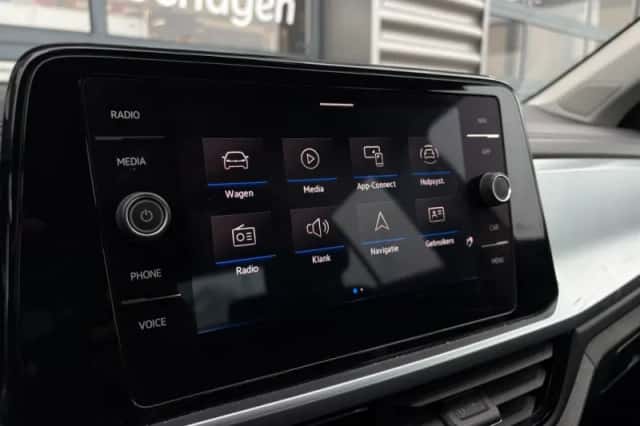 Volkswagen T-Roc (2023) thumbnail 27