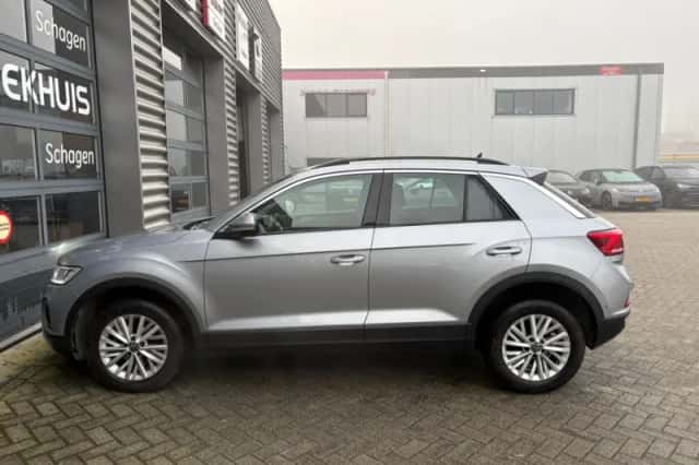 Volkswagen T-Roc (2023) thumbnail 6