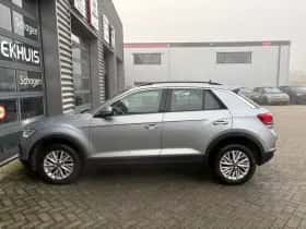 Volkswagen T-Roc (2023) thumbnail 6