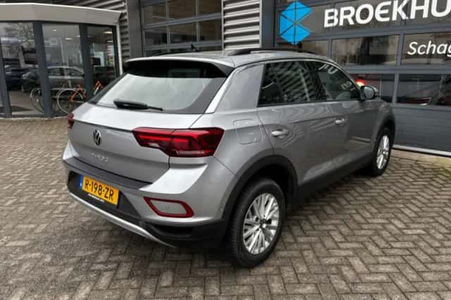 Volkswagen T-Roc (2023) thumbnail 7