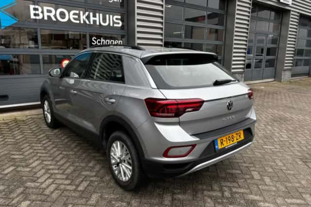 Volkswagen T-Roc (2023) thumbnail 9