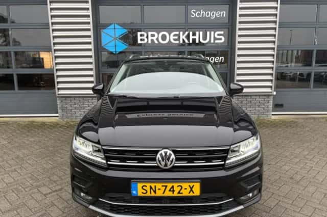 Volkswagen Tiguan (2018) thumbnail 2