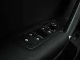 Volkswagen Tiguan (2018) thumbnail 23