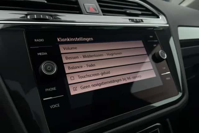 Volkswagen Tiguan (2018) thumbnail 27