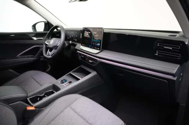 Volkswagen Tiguan (2025) thumbnail 11